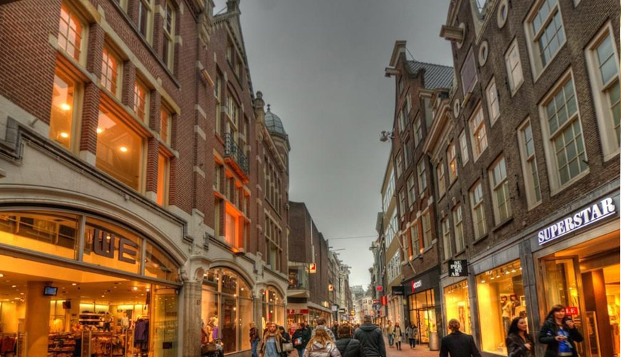 Kalverstraat آمستردام